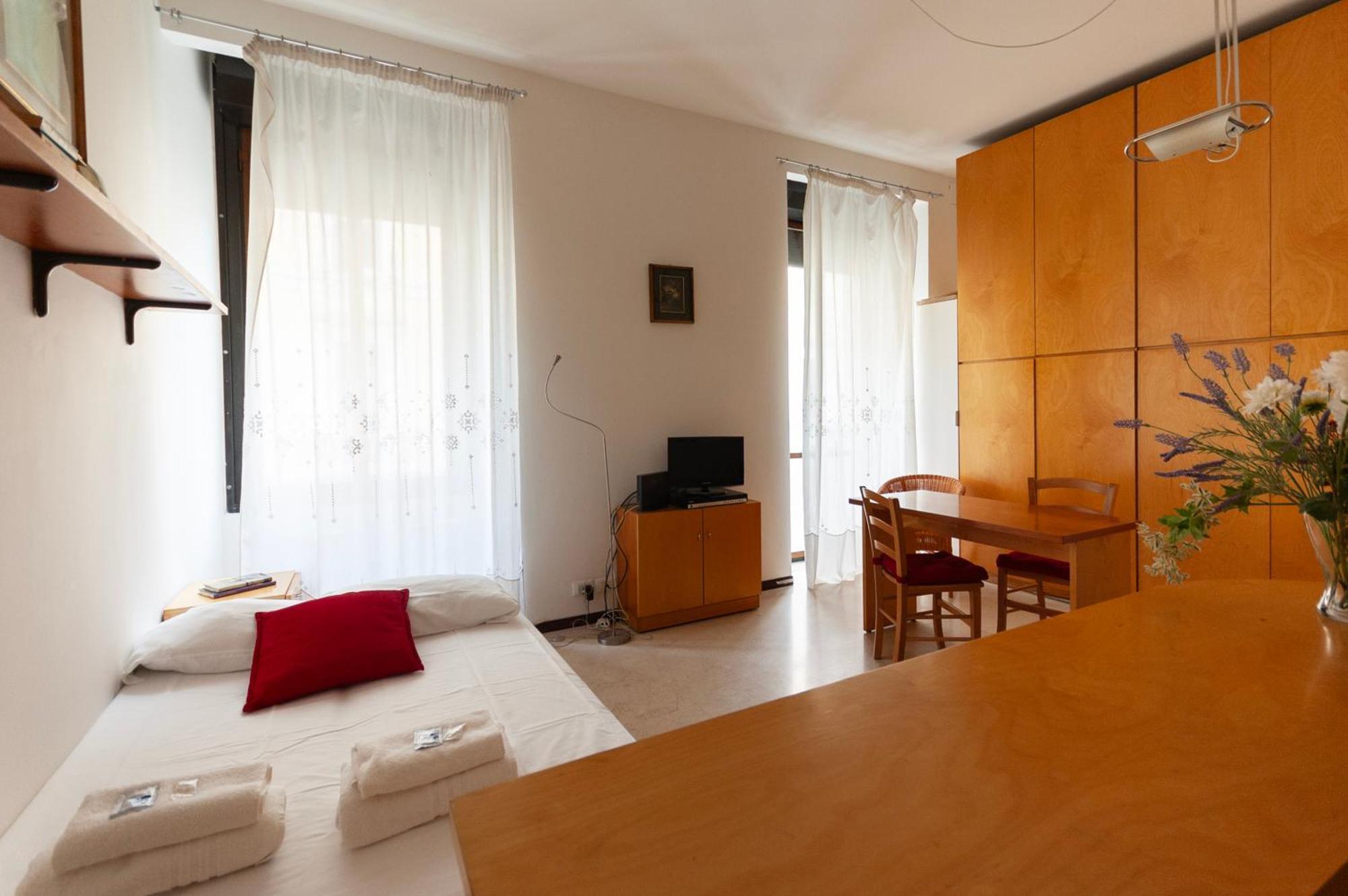 Youhosty - Lecco 11 Milan Exterior photo